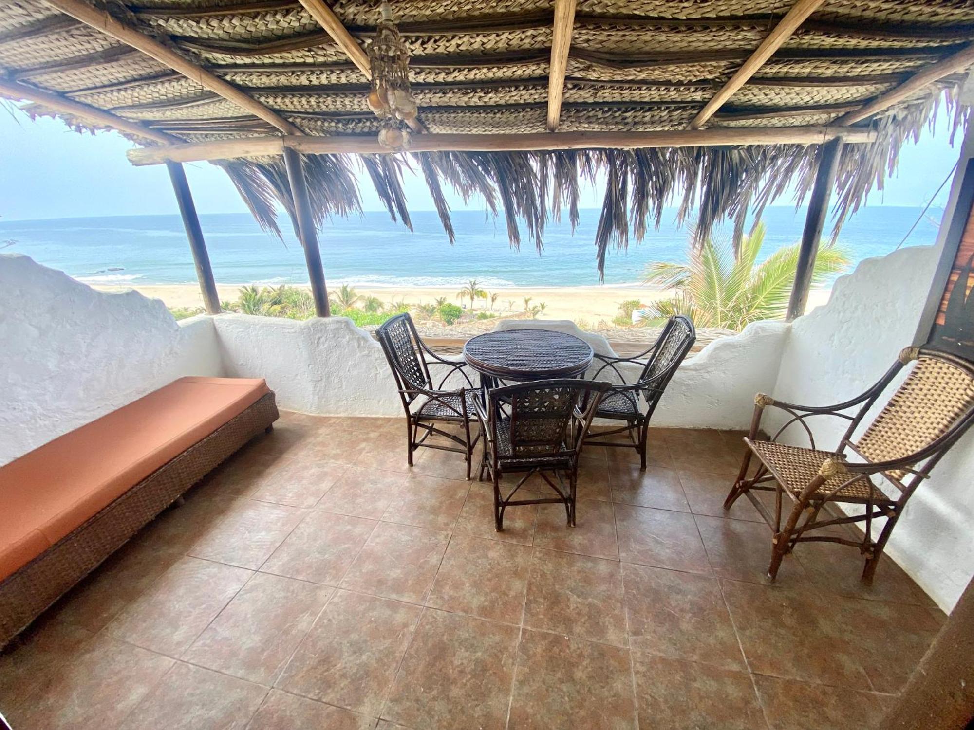 Hotel Smiling Crab Canoas de Punta Sal Extérieur photo