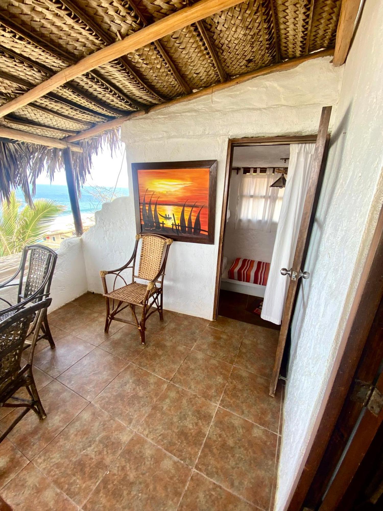 Hotel Smiling Crab Canoas de Punta Sal Extérieur photo