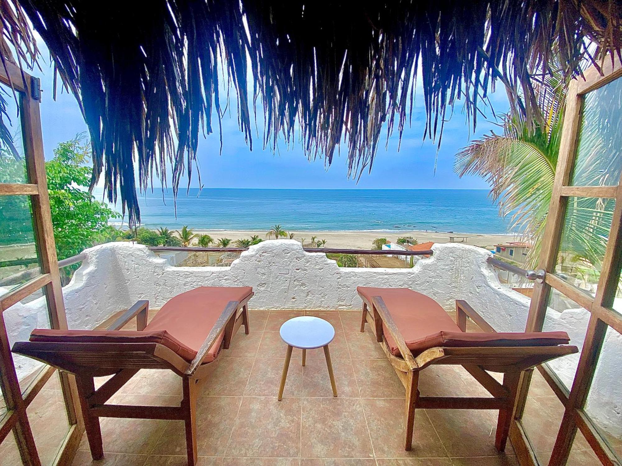 Hotel Smiling Crab Canoas de Punta Sal Extérieur photo